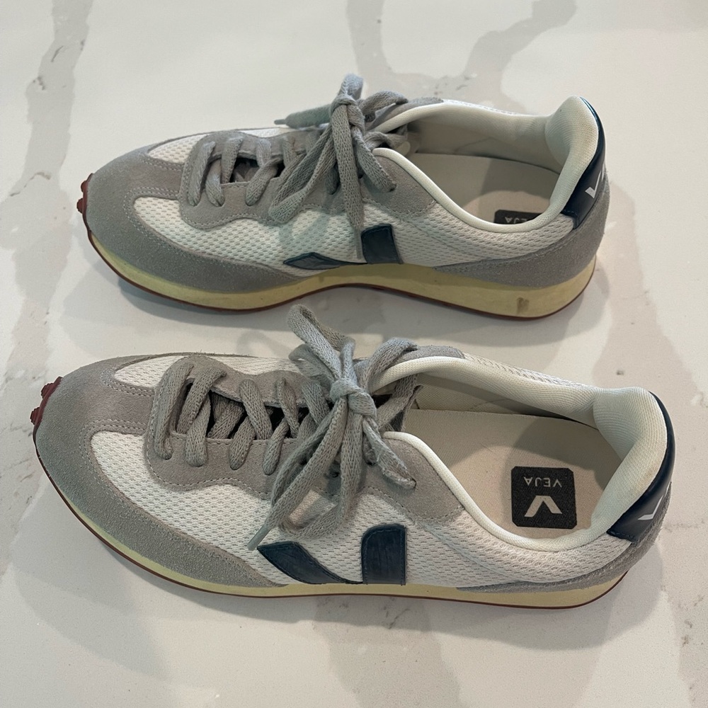 Veja White, Grey, Navy Rio Branca Lace-Up Sneakers - Picture 5 of 6
